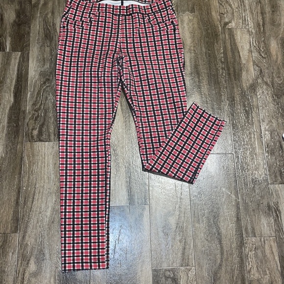 Red black and white plaid pattern jeggings! No pockets! - Picture 3 of 4